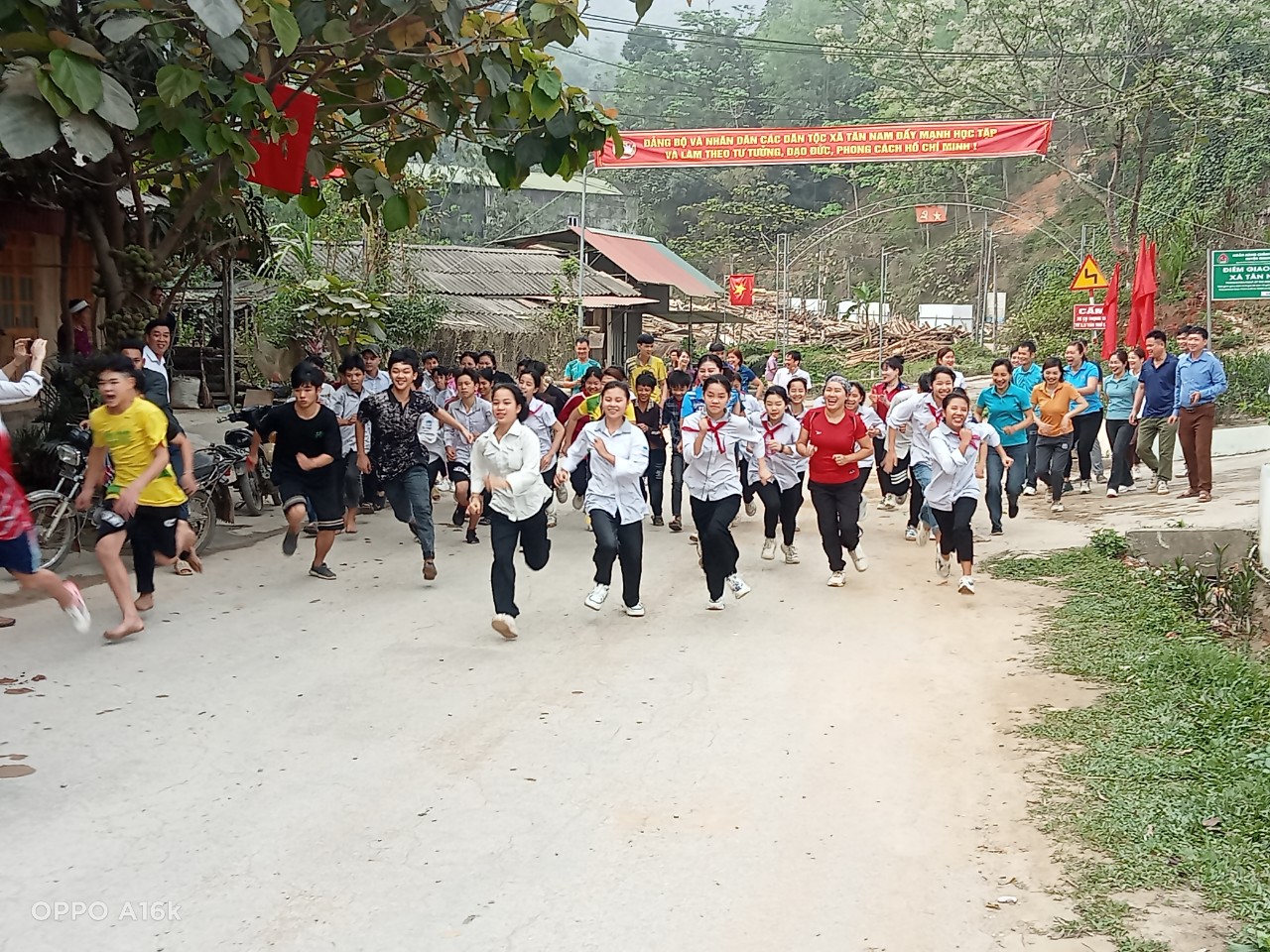 xã Tân Nam tổ chức ngày chạy Olympic vì sức khỏe toàn dân