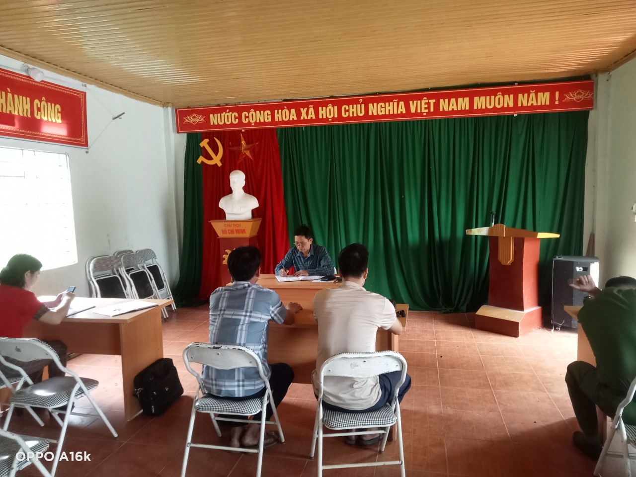 Chủ tịch UBND xã Tân Nam làm việc với thôn Lùng Chún