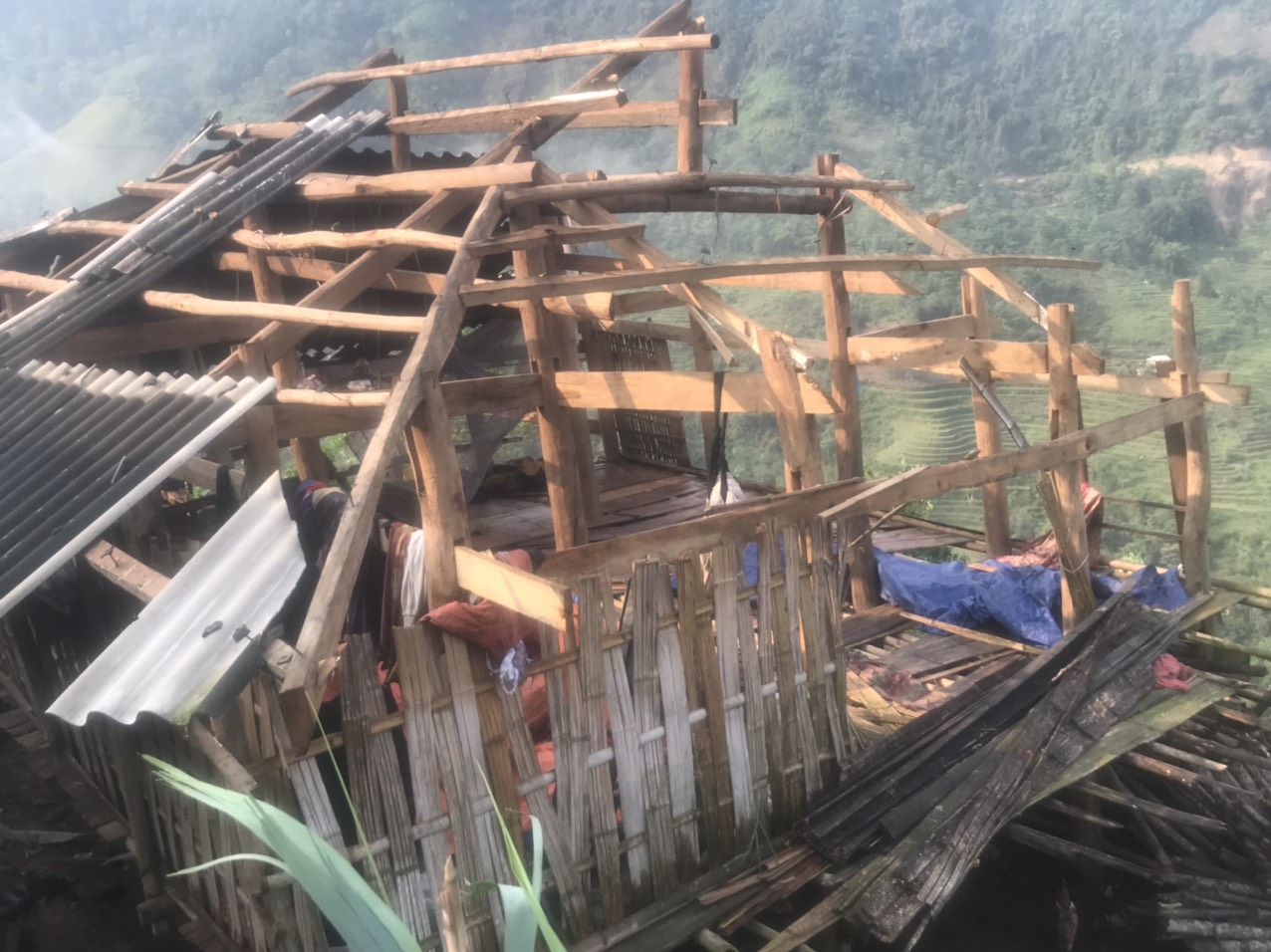 Xã Tân Nam: Mưa gió gây nhiều thiệt hại nhiều nhà cửa, hoa màu của người dân